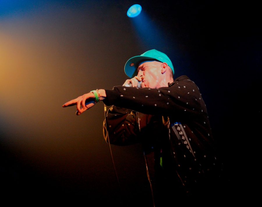 SKINNYMAN (live) - LOVE IN THE HOUSE